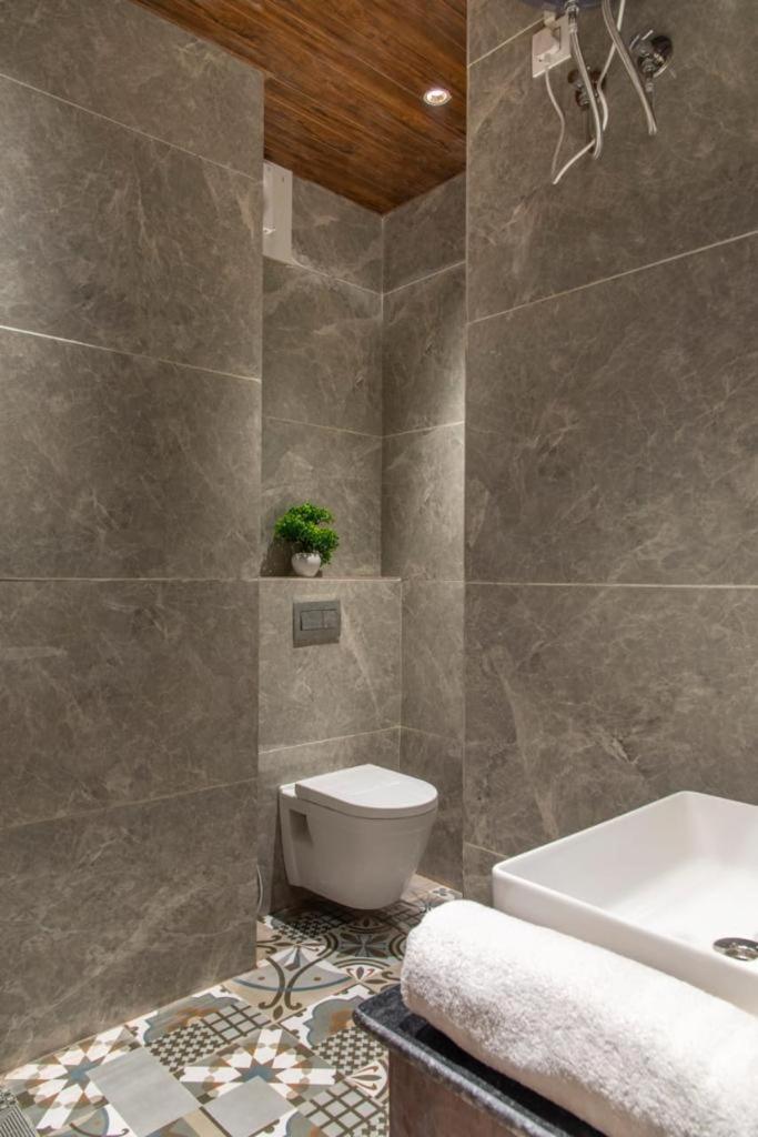 Apartament Mountain Height Kasauli Zewnętrze zdjęcie