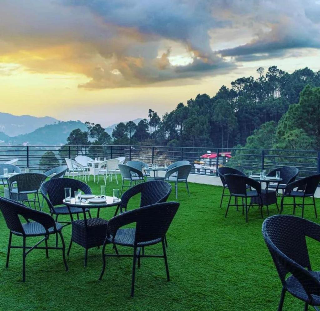 Apartament Mountain Height Kasauli Zewnętrze zdjęcie